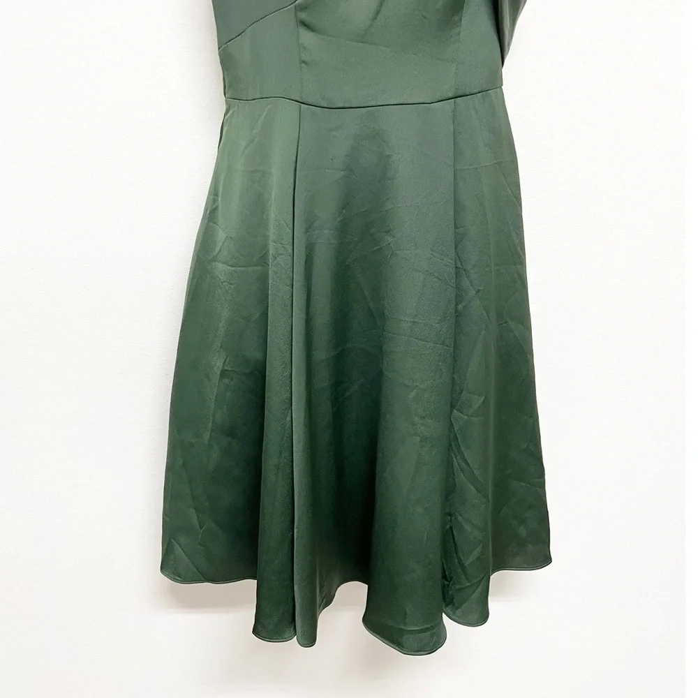 Gal Meets Glam Collection Evergreen Satin Noelle Twist Neck Dress Sz 4P - Picture 6 of 10